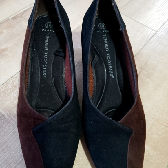 Tender Tootsies swede shoes - Picture 2 of 5